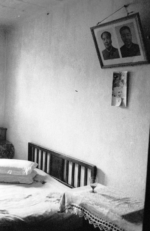 @故国旧影4th：旅馆的房间里，西安，1977年8月摄